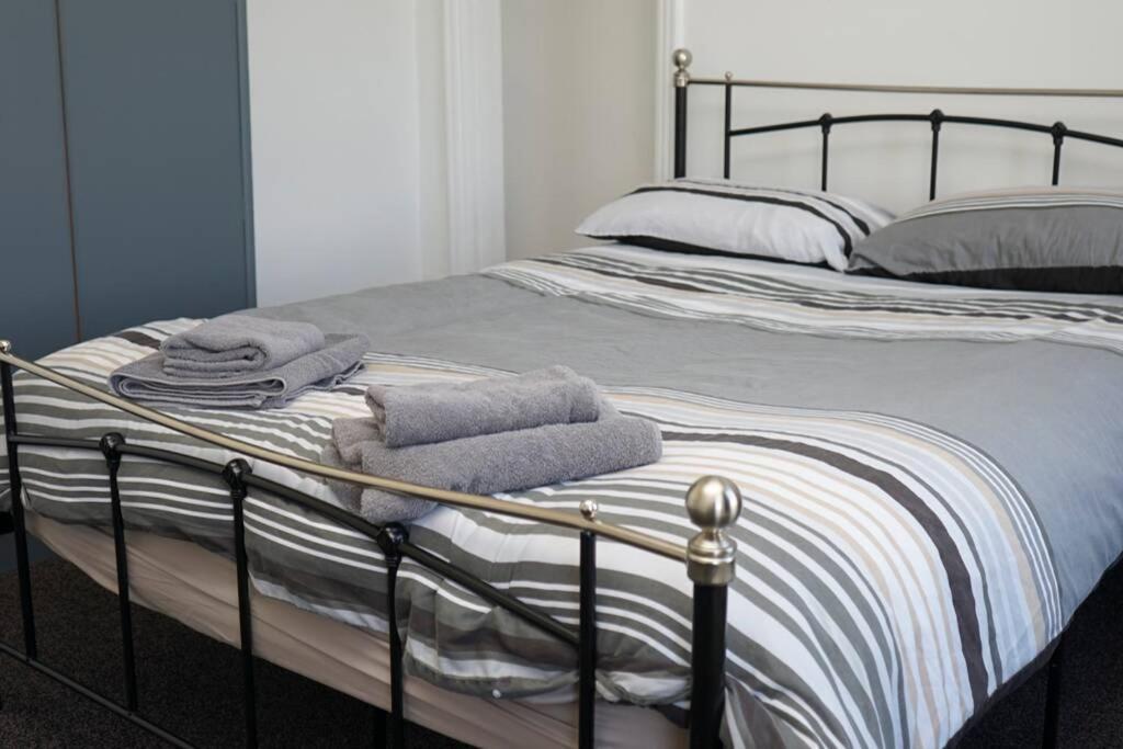 Apartment Hullidays - Side Lg 4 Bed House *