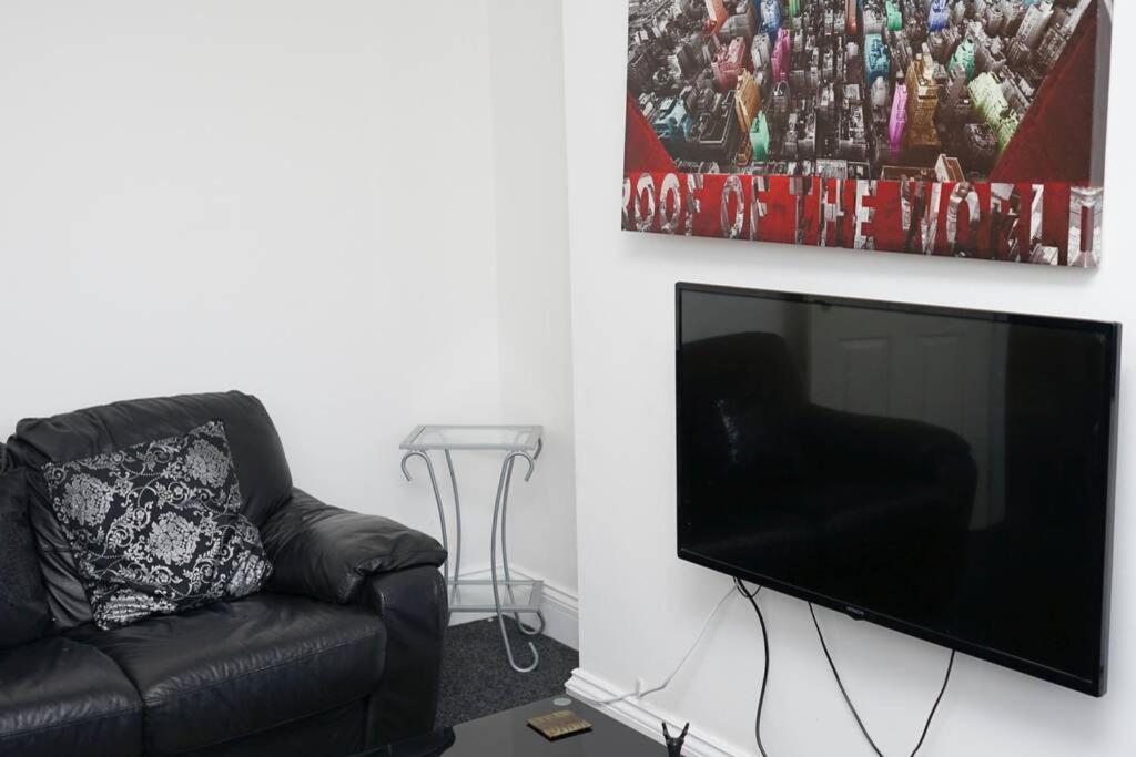 Apartment Hullidays - Side Lg 4 Bed House Kingston upon Hull